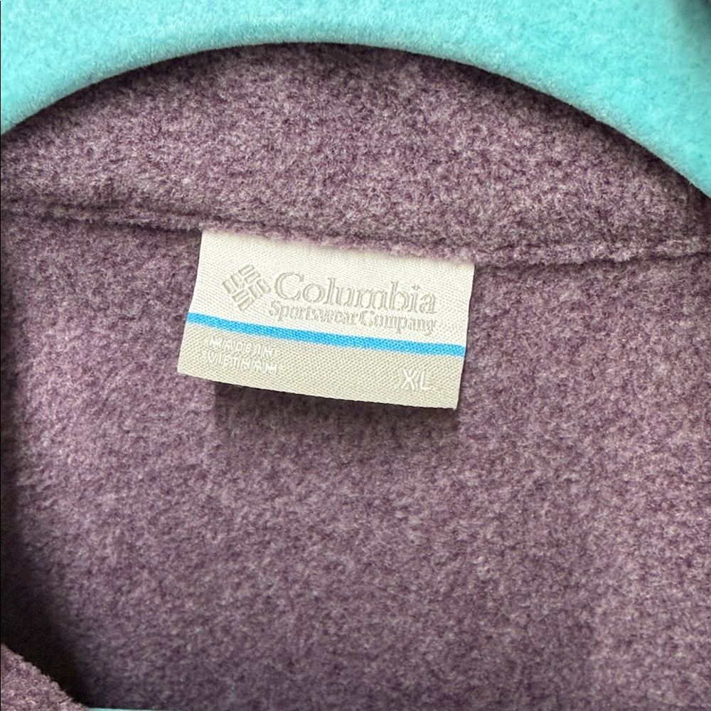 Columbia Women's Heathered Purple fleece Jacket. - Picture 3 of 5